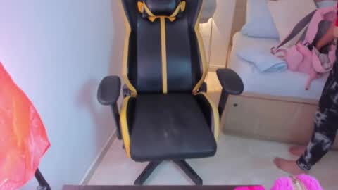 Iza online show from 01.15.25