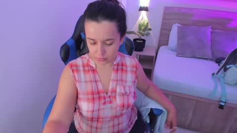 Iza online show from 09.16.25