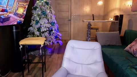 izi online show from 12.14.24