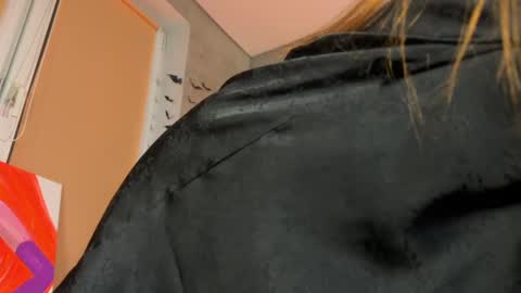 izi online show from 02.21.25