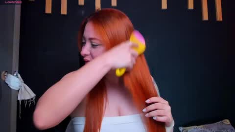 hot izys online show from 04.26.26