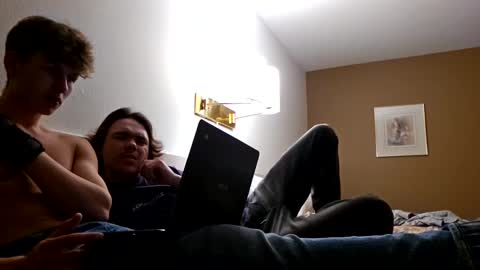 Snapshot of izzame2 chatting on 02.08.25 Willis online show from 02.08.25