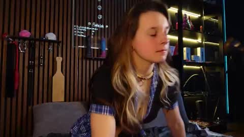 Izzy Inked online show from 03.16.26