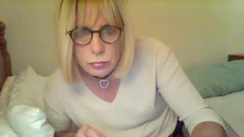 izzy_mchoney online show from 09.10.25