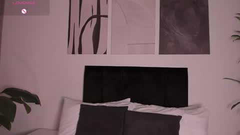 Izzy vega  online show from 11.03.25