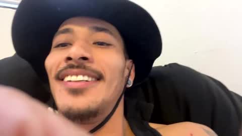 Snapshot of j0nnyk1ng chatting on 02.21.25 Mugen online show from 02.21.25