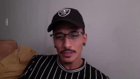 Snapshot of j0nnyk1ng chatting on 10.16.25 Mugen online show from 10.16.25