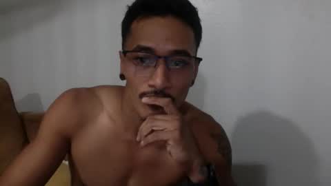 Snapshot of j0nnyk1ng chatting on 11.07.25 Mugen online show from 11.07.25