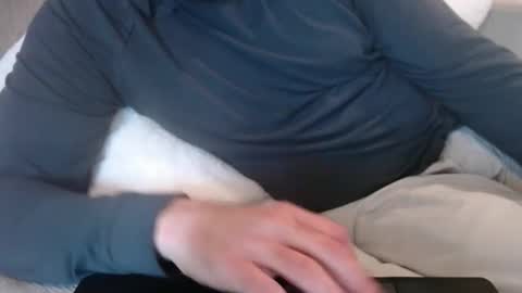 Snapshot of j335129 chatting on 12.02.25 James online show from 12.02.25