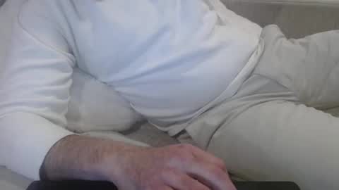 Snapshot of j335129 chatting on 12.03.25 James online show from 12.03.25