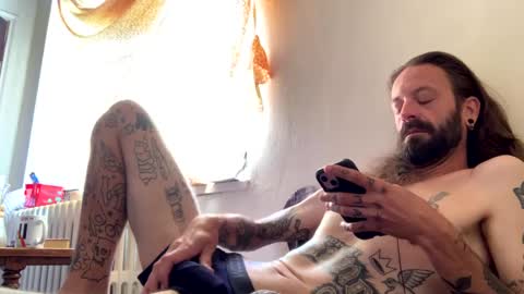 Snapshot of j_boogie_mane chatting on 10.05.25 j boogie online show from 10.05.25