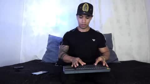 i am juan musiry independent model  online show from 01.23.25