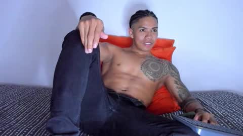i am juan musiry independent model  online show from 01.19.26