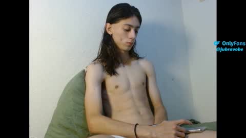 Snapshot of jabravobe chatting on 02.11.25 Andrs online show from 02.11.25
