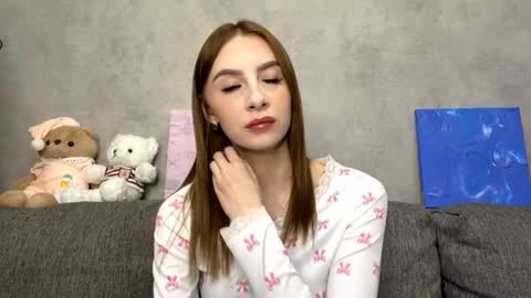 Snapshot of jacindagica chatting on 04.24.26 Riley online show from 04.24.26