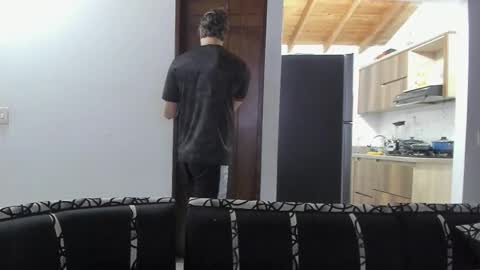 J online show from 12.04.25