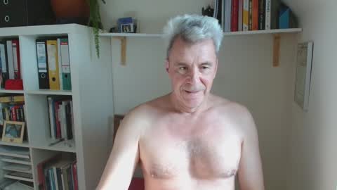 Snapshot of jackblack650 chatting on 10.28.25 jackblack650 online show from 10.28.25