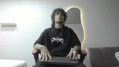 Snapshot of jackestaylor chatting on 02.02.26 Jackes Taylor online show from 02.02.26