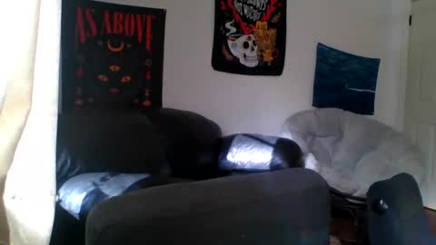 Snapshot of jackievilleof chatting on 02.20.25 sophi scott online show from 02.20.25