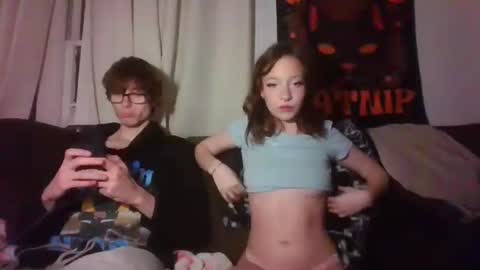 Snapshot of jackievilleof chatting on 10.17.25 sophi scott online show from 10.17.25