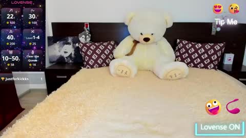 sallyevans online show from 04.17.26