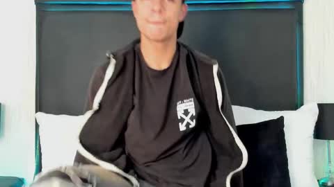 Snapshot of jacobbiker chatting on 10.16.25 Jacob online show from 10.16.25