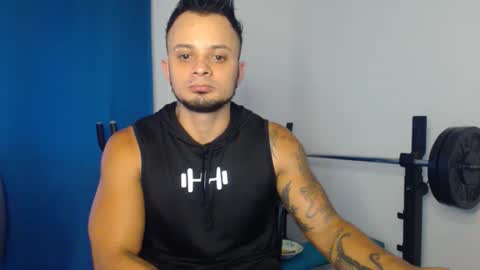Snapshot of jacobjamess chatting on 09.25.25 jacobjamess online show from 09.25.25