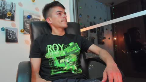 Snapshot of jacobstones_ chatting on 12.05.24 JACOB STONES online show from 12.05.24