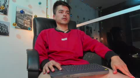 Snapshot of jacobstones_ chatting on 12.19.24 JACOB STONES online show from 12.19.24