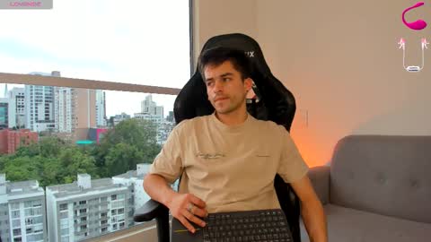 Snapshot of jacobstones_ chatting on 10.31.25 JACOB STONES online show from 10.31.25