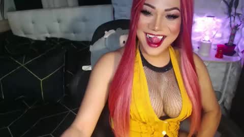 Snapshot of jacque_cole chatting on 12.16.25 Jacque online show from 12.16.25