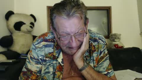 Snapshot of jacques_de_france chatting on 12.23.24 Jacques online show from 12.23.24
