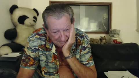 Snapshot of jacques_de_france chatting on 02.25.25 Jacques online show from 02.25.25