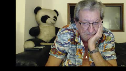 Snapshot of jacques_de_france chatting on 09.22.25 Jacques online show from 09.22.25
