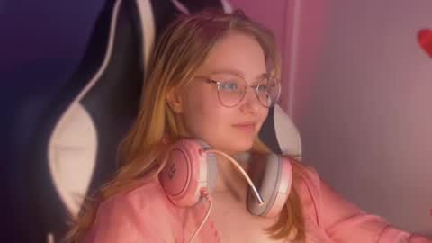 Snapshot of jacywinslat chatting on 02.15.25 jacywinslat online show from 02.15.25