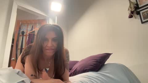 Snapshot of jada_lovelace chatting on 12.25.24 JL online show from 12.25.24