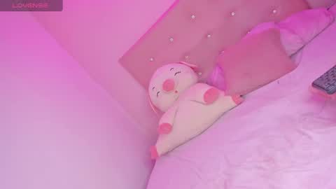 Vanniall online show from 02.23.25