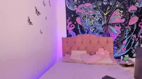 Snapshot of jade__weed chatting on 11.27.25 online show from 11.27.25