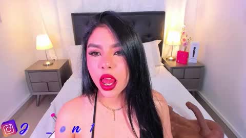  Jade Bonnet online show from 09.29.25