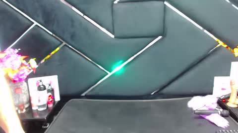 Jade online show from 01.04.25