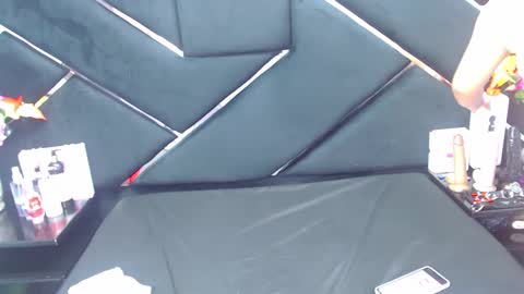 Jade online show from 01.17.25