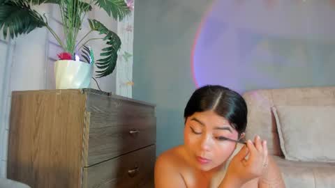 Snapshot of jade_brunnette chatting on 06.17.26 Jade Brunete online show from 06.17.26