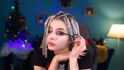 Snapshot of jade_castle chatting on 12.22.24 jade_castle online show from 12.22.24