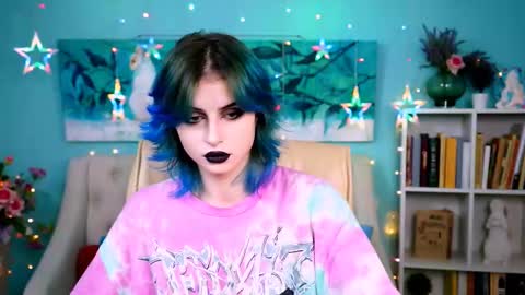 Snapshot of jade_castle chatting on 12.28.24 jade_castle online show from 12.28.24