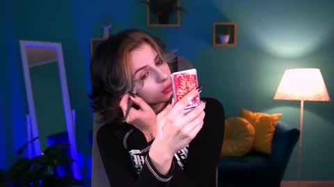 Snapshot of jade_castle chatting on 02.18.25 jade_castle online show from 02.18.25