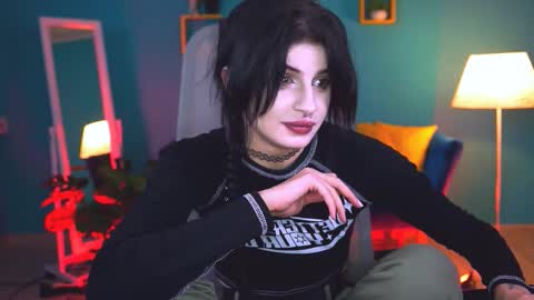 Snapshot of jade_castle chatting on 10.06.25 jade_castle online show from 10.06.25