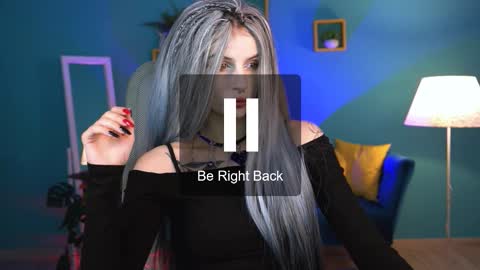 Snapshot of jade_castle chatting on 10.23.25 jade_castle online show from 10.23.25