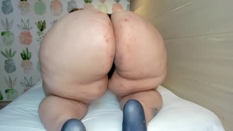 jade_cruz20 online show from 01.24.25