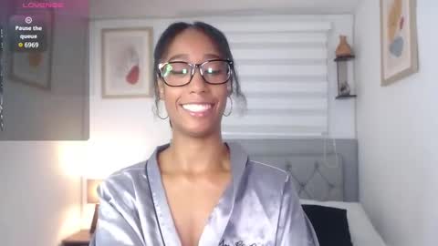 Jade smile online show from 01.27.25