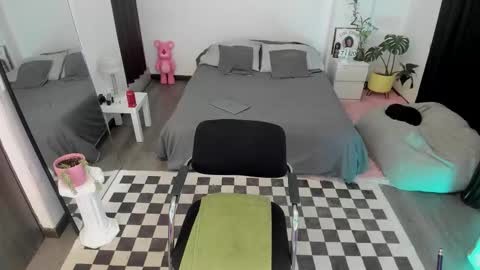 Jade  independent model online show from 02.12.26